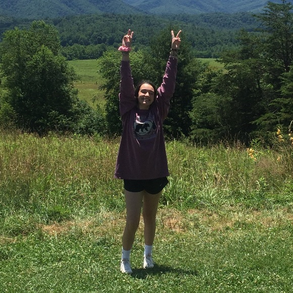 Meet your Posher, Emilee - Picture 1 of 1